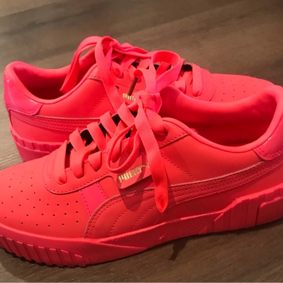 Puma Sneakers NEW (9) - Picture 2 of 3